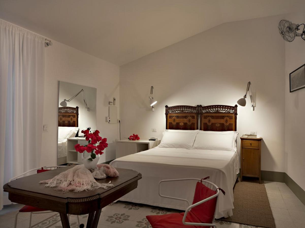 La Moresca Hotel マリーナ・ディ・ラグーザ エクステリア 写真